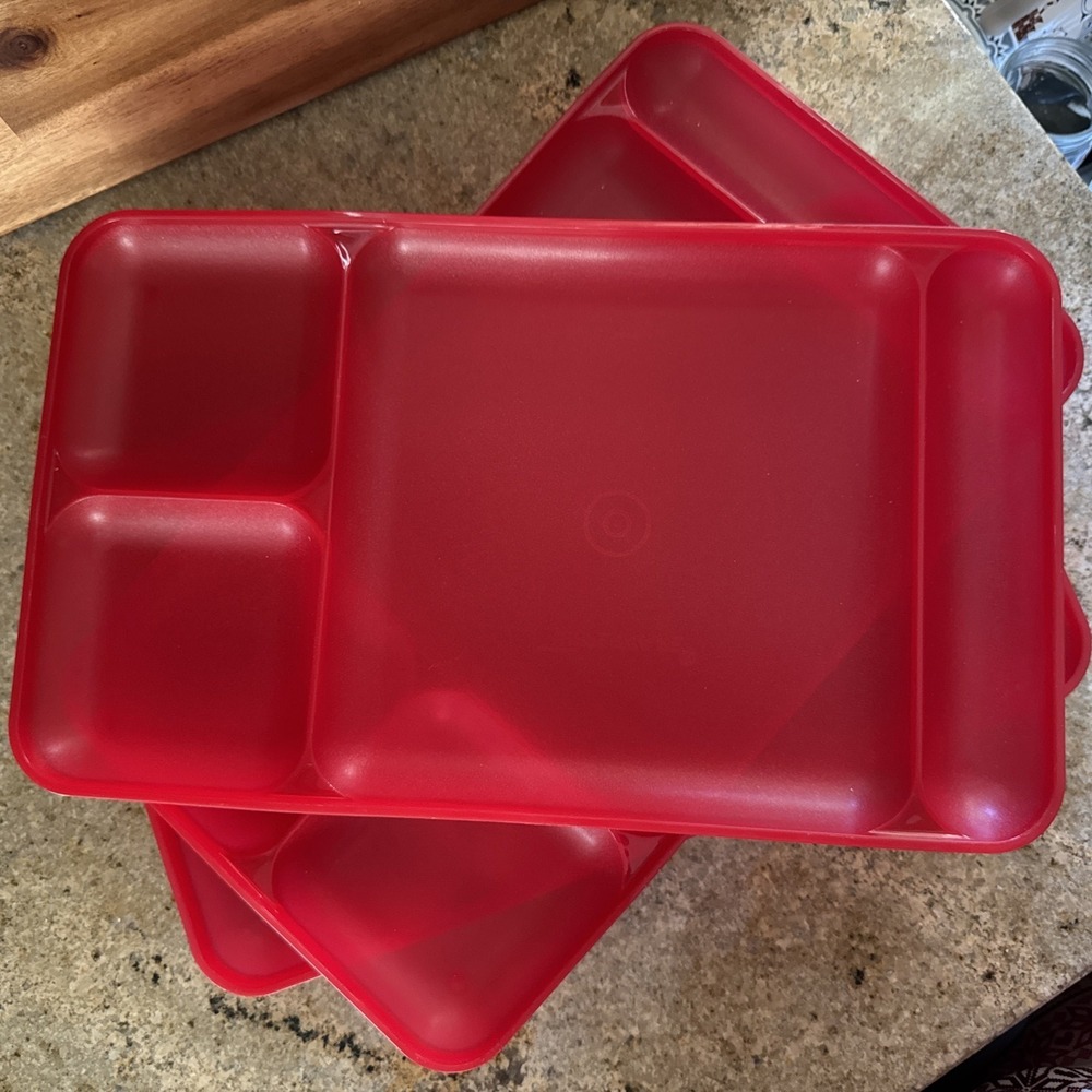 Lot 3 Tupperware Red Divided Tray Plate Lunch‎ Dinner Picnic Camping #1535 - Picture 2 of 4